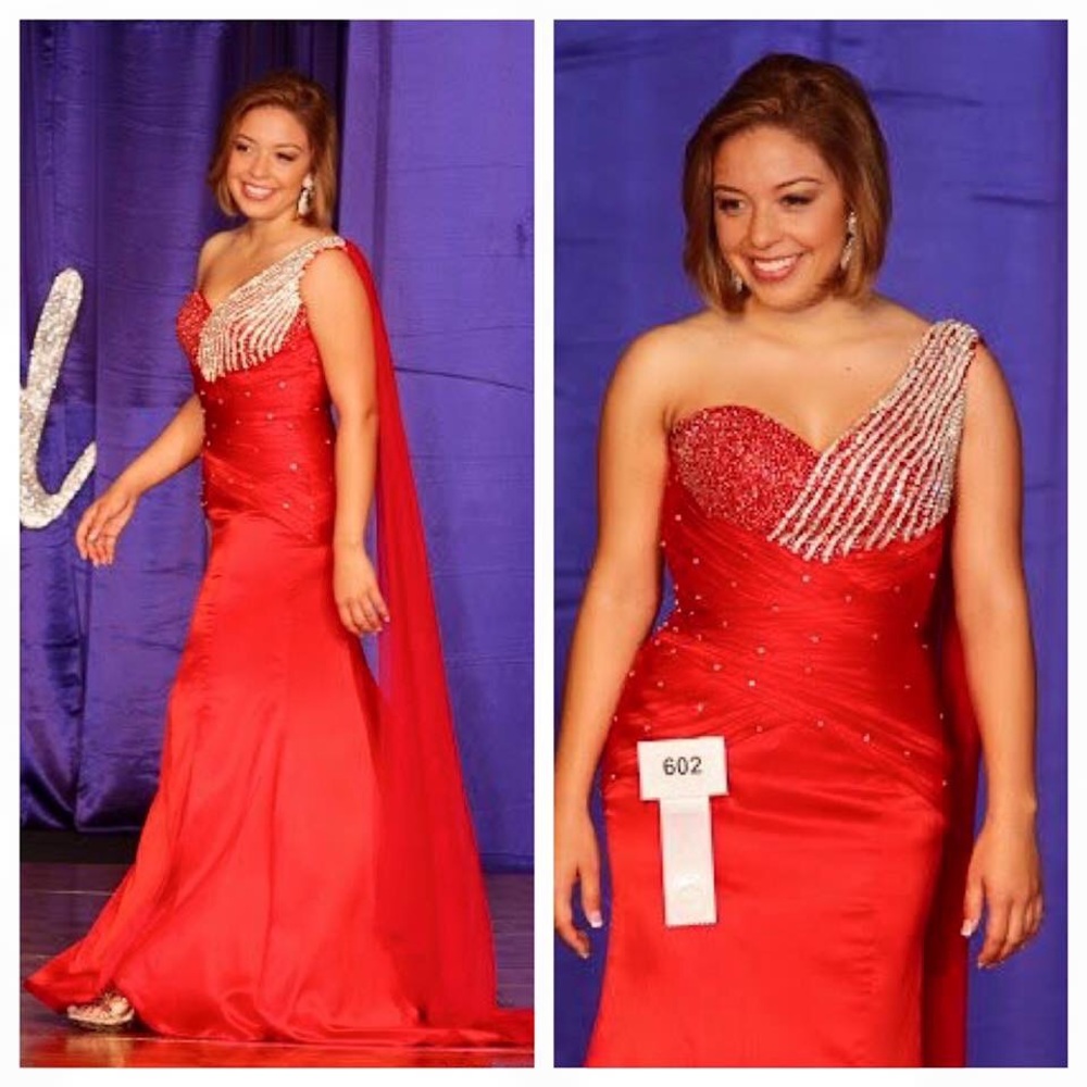 Red carpet dress- pageant/prom/special occasion